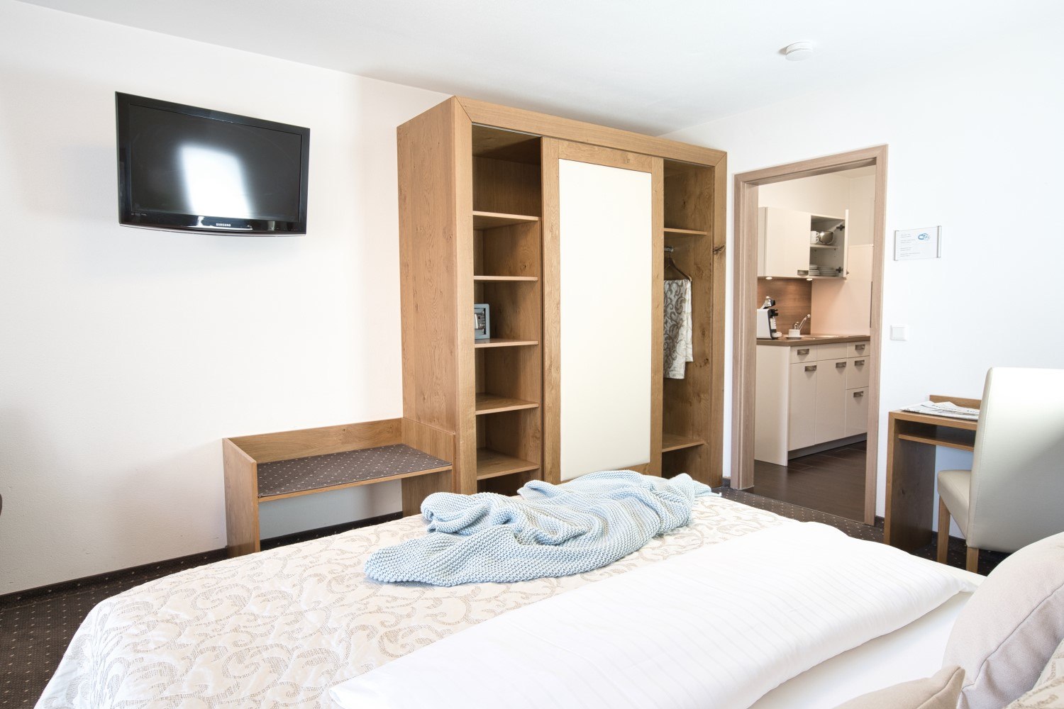 Bright guest room with its own kitchenette